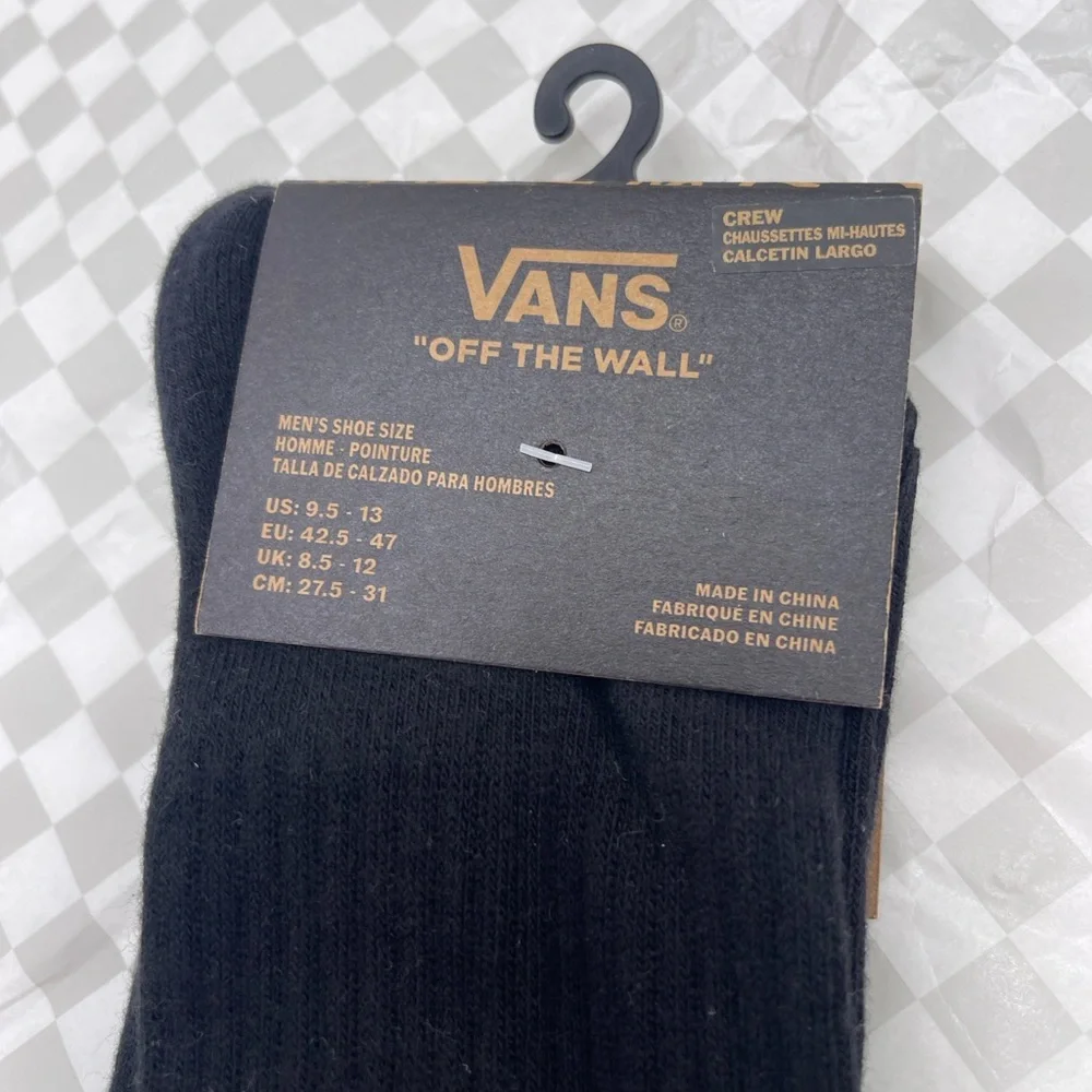 Vans Major Type Crew Socks (1 pair)
with jacquard art of a sinister skull - Picture 2 of 16